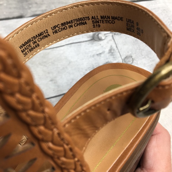 Big Buddha Basket Weave Chunky Block Heel Sandals - Picture 5 of 8